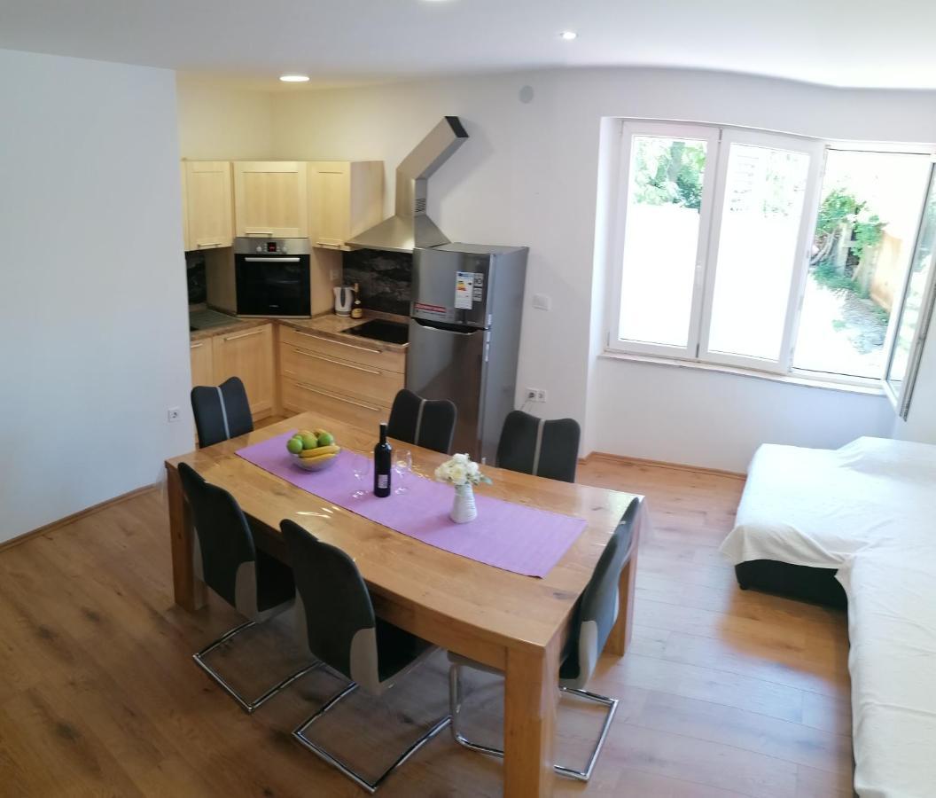 Apartment "B" 50 M From The Beach Zadar Exterior photo
