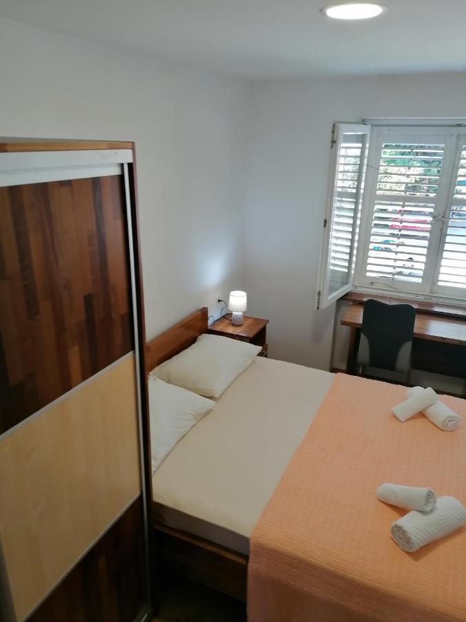 Apartment "B" 50 M From The Beach Zadar Exterior photo