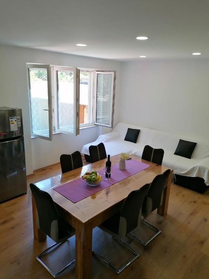 Apartment "B" 50 M From The Beach Zadar Exterior photo